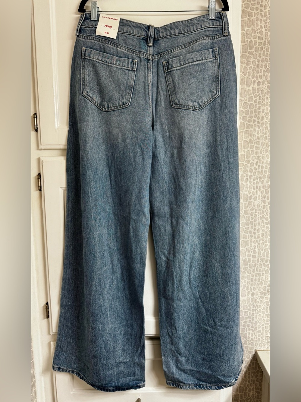 Lucky Brand Pleated Liquid Denim Luxe Palazzo Jeans Women’s 10/30 - Picture 6 of 11